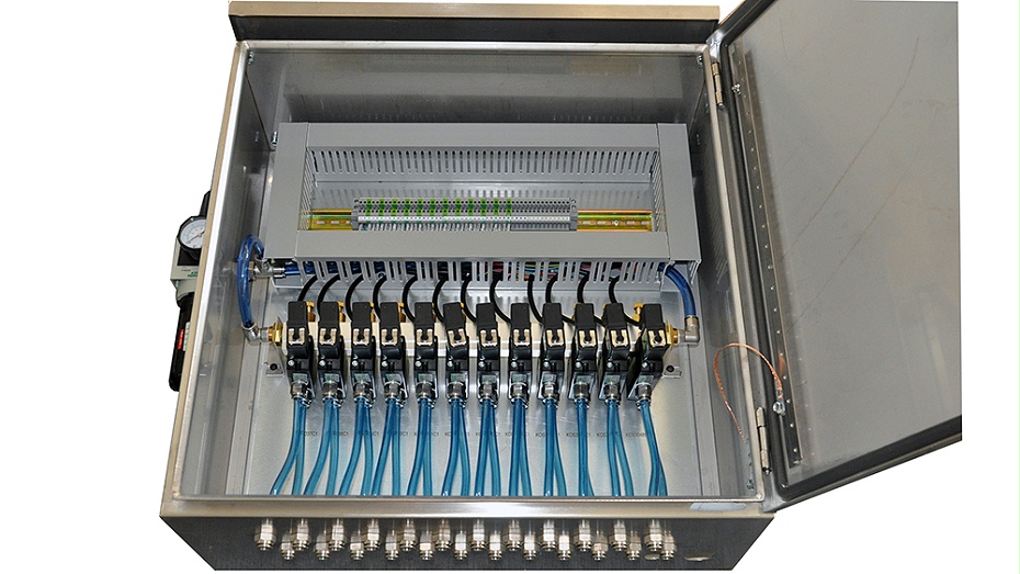 Pharmaceutical bus valve island box