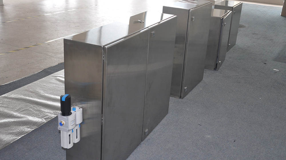 Pharmaceutical bus valve island box